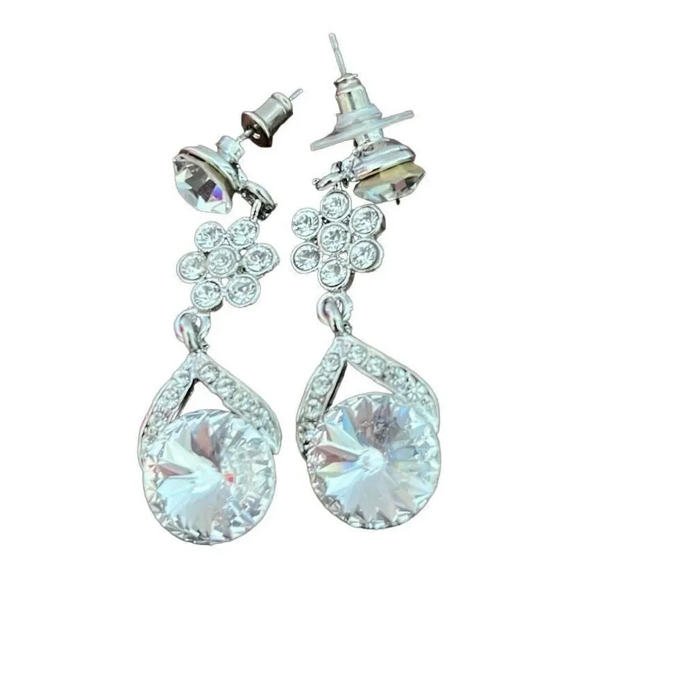 Lot of 2 pairs earrings and pendant